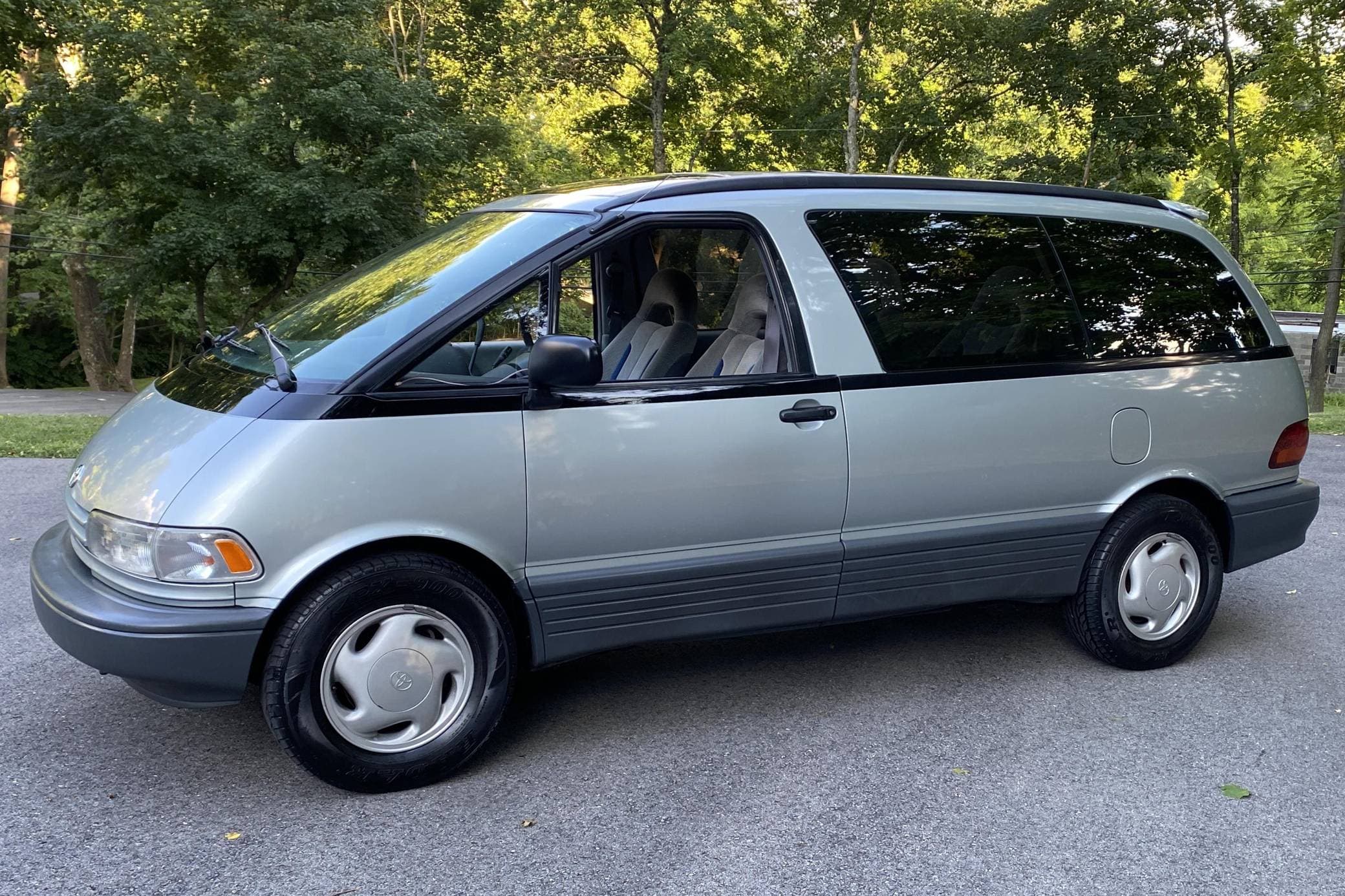 1991 Toyota Previa sold for $8,400
