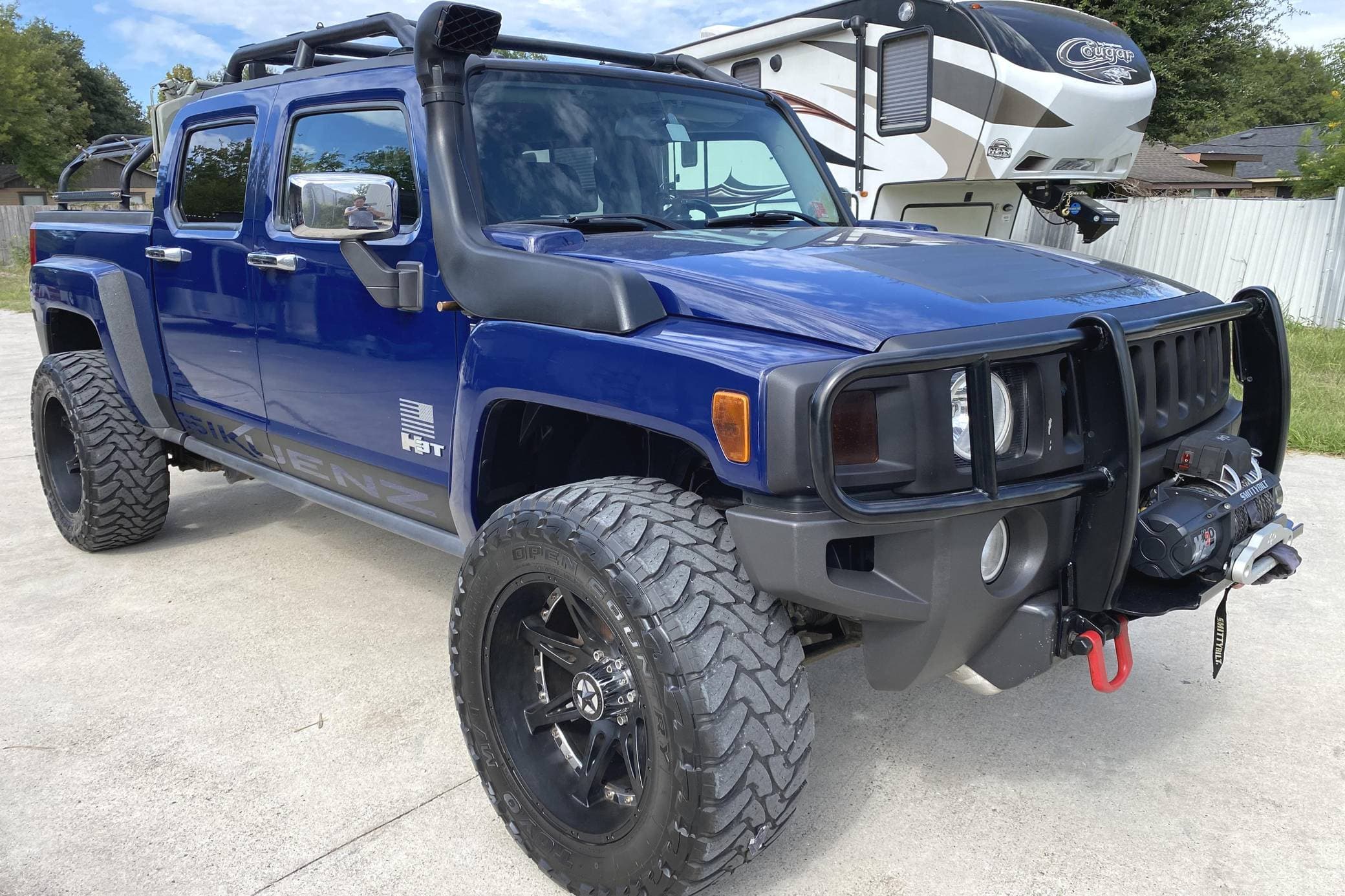2009 Hummer H3T sold for $25,000