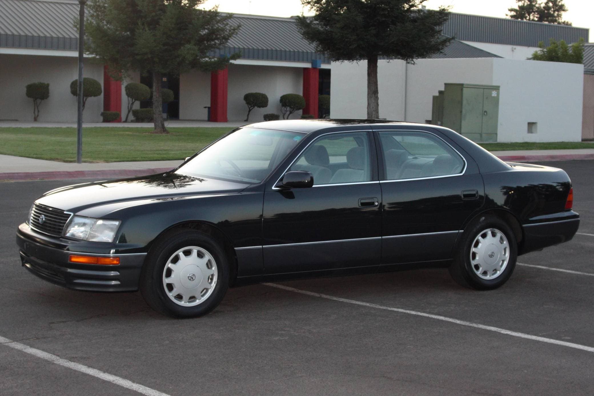 1995 Toyota Celsior sold for $10,400