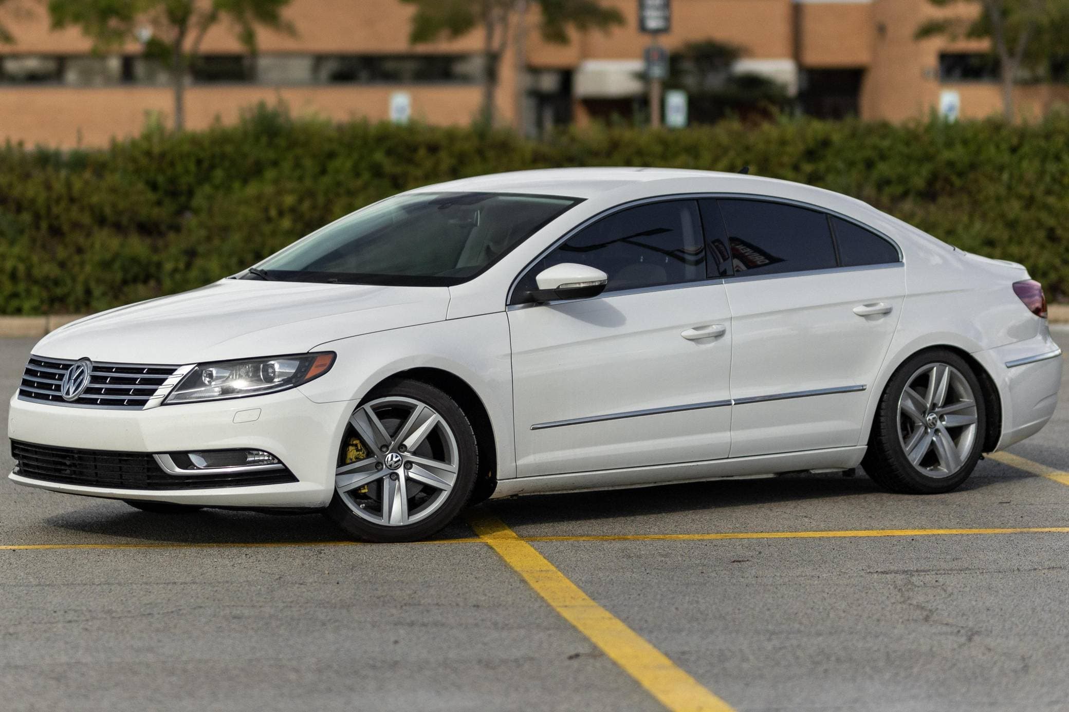 2013 Volkswagen CC sold for $10,300