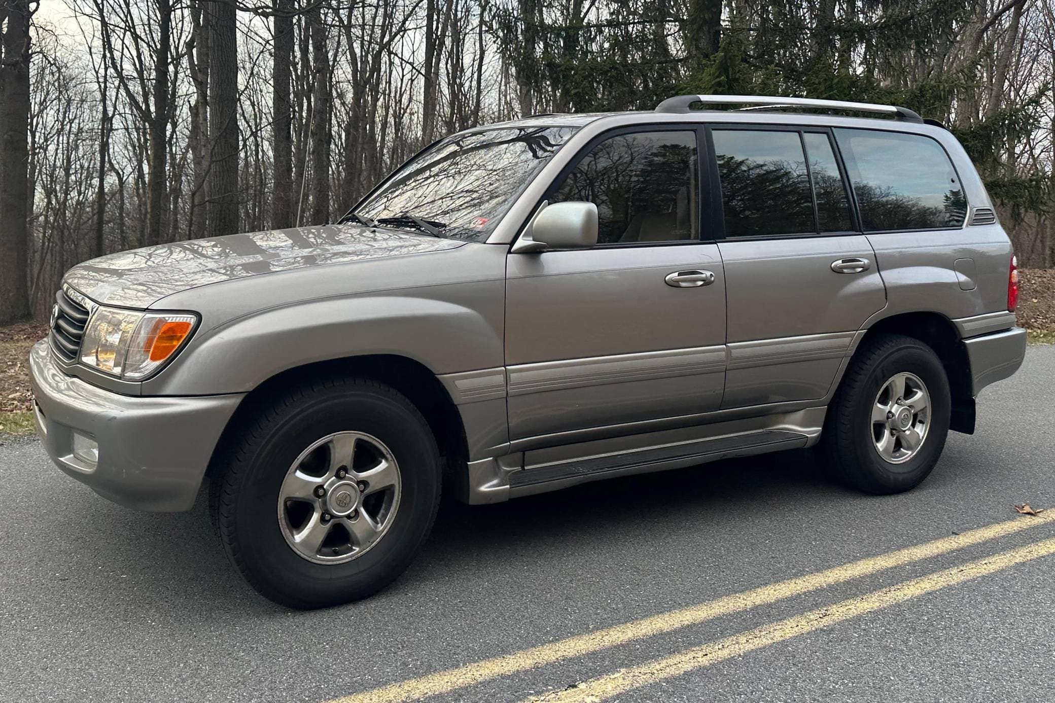 2001 Toyota Land Cruiser sold for $9,800