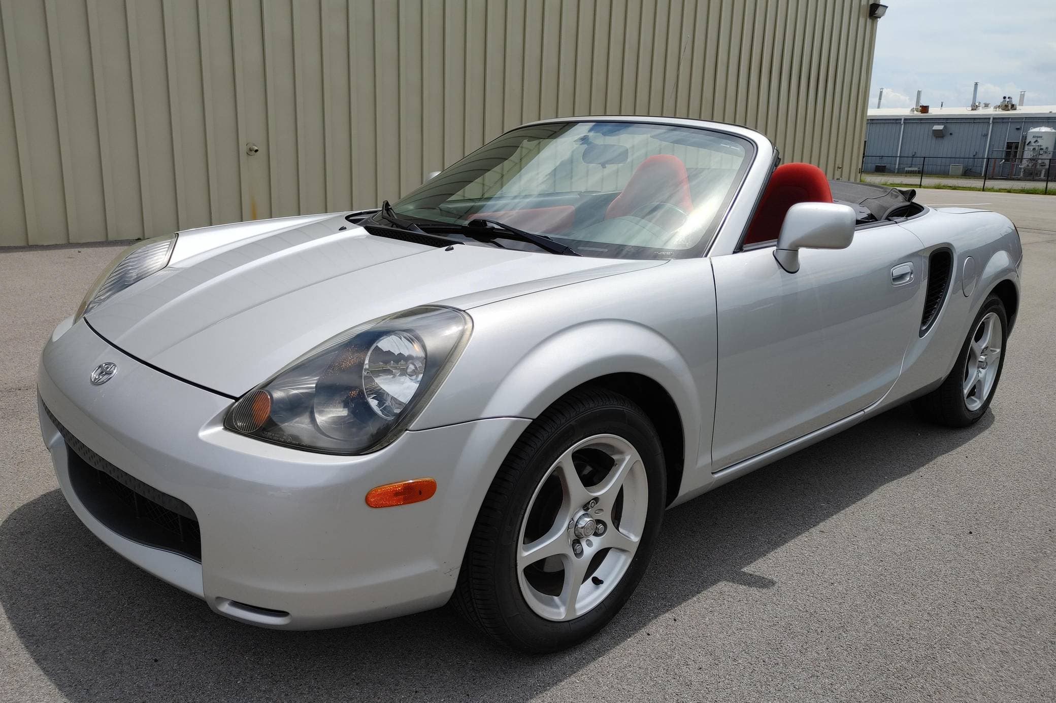 2001 Toyota MR2 Spyder sold for $18,000