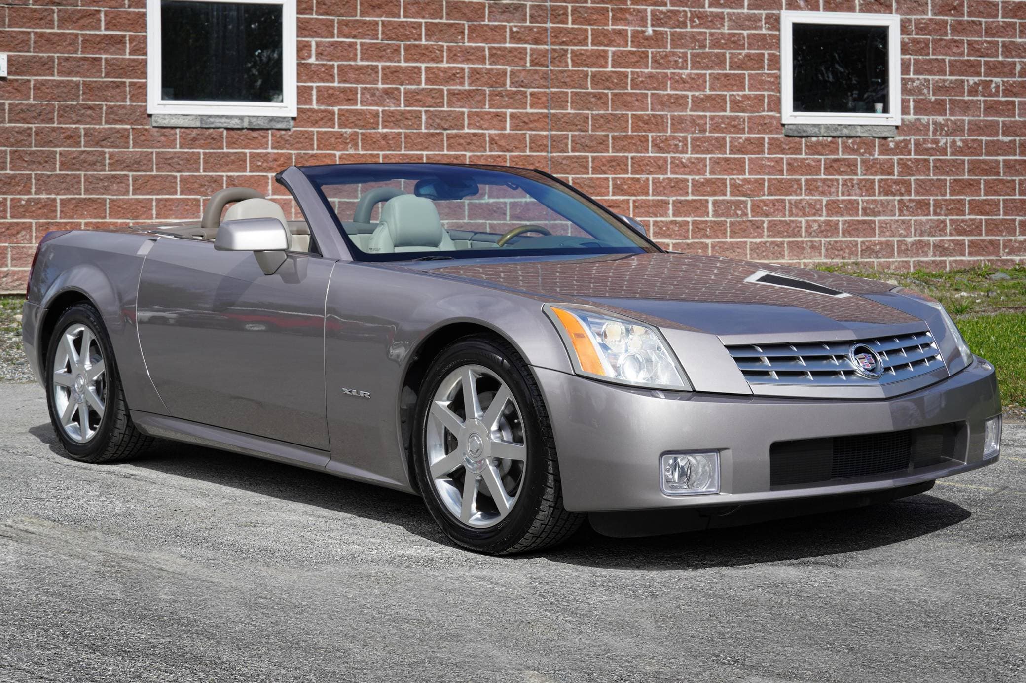 2004 Cadillac XLR sold for $15,500