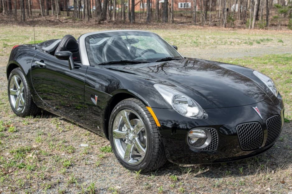 2007 Pontiac Solstice sold for $24,250