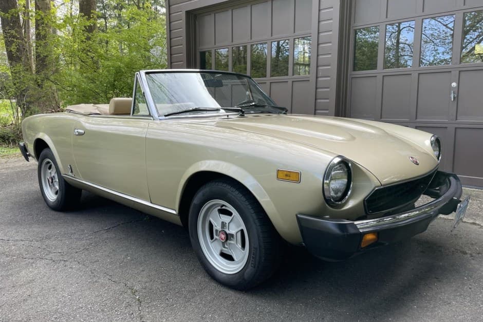 1981 Fiat 124 Spider (1966-1985) sold for $12,000
