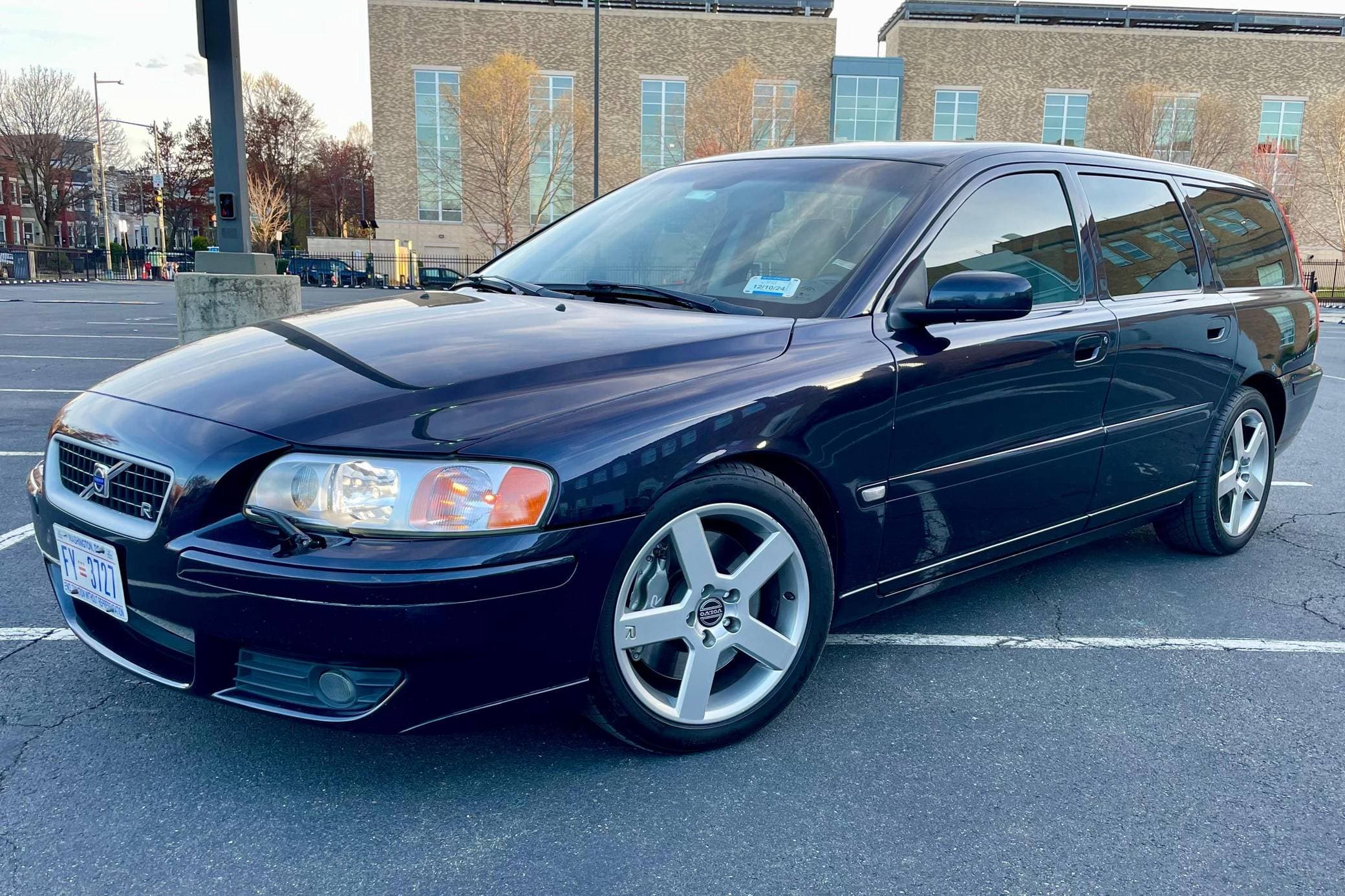 2006 Volvo V70 sold for $10,700