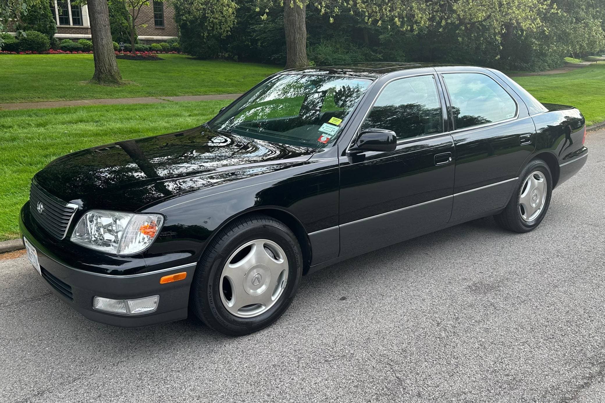 1998 Lexus LS sold for $12,500