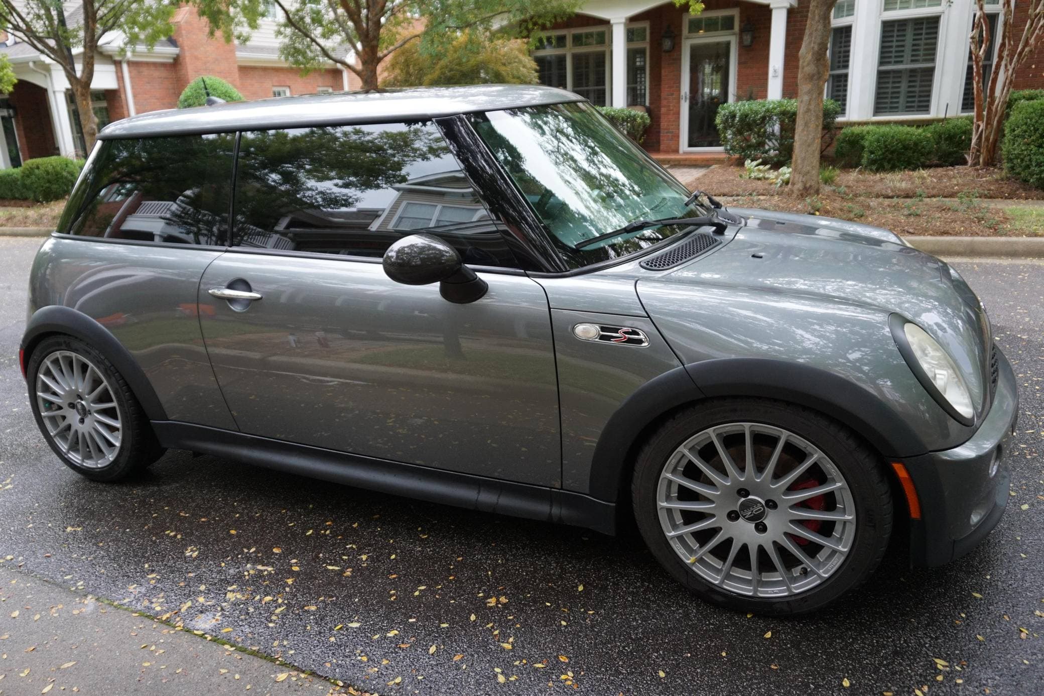 2006 MINI Cooper sold for $10,700