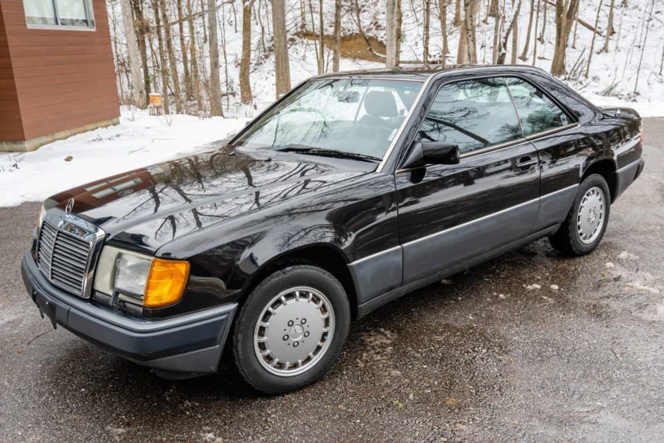 1991 Mercedes-Benz W124 E-Class sold for $6,100