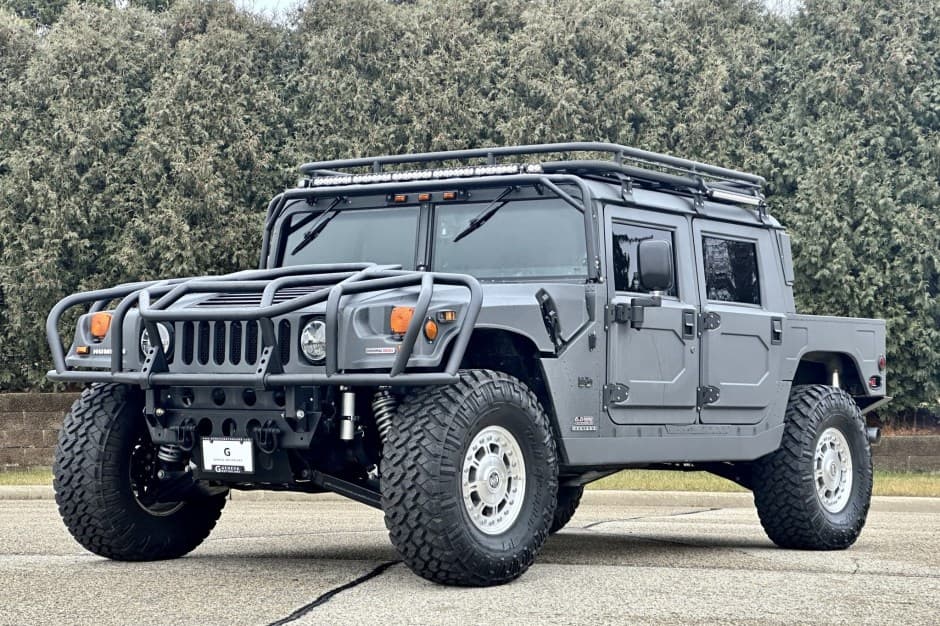 2000 Hummer H1 sold for $82,000