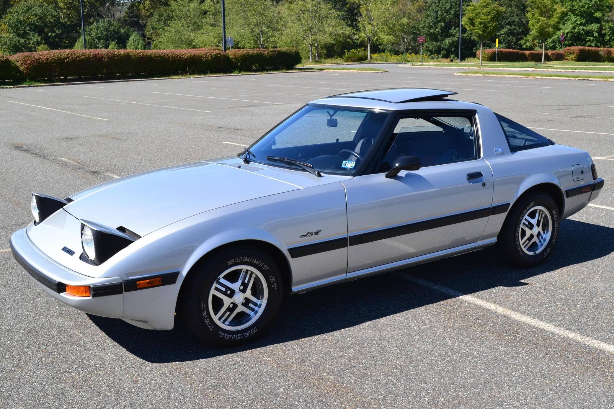 1982 Mazda FB RX-7 sold for $9,900