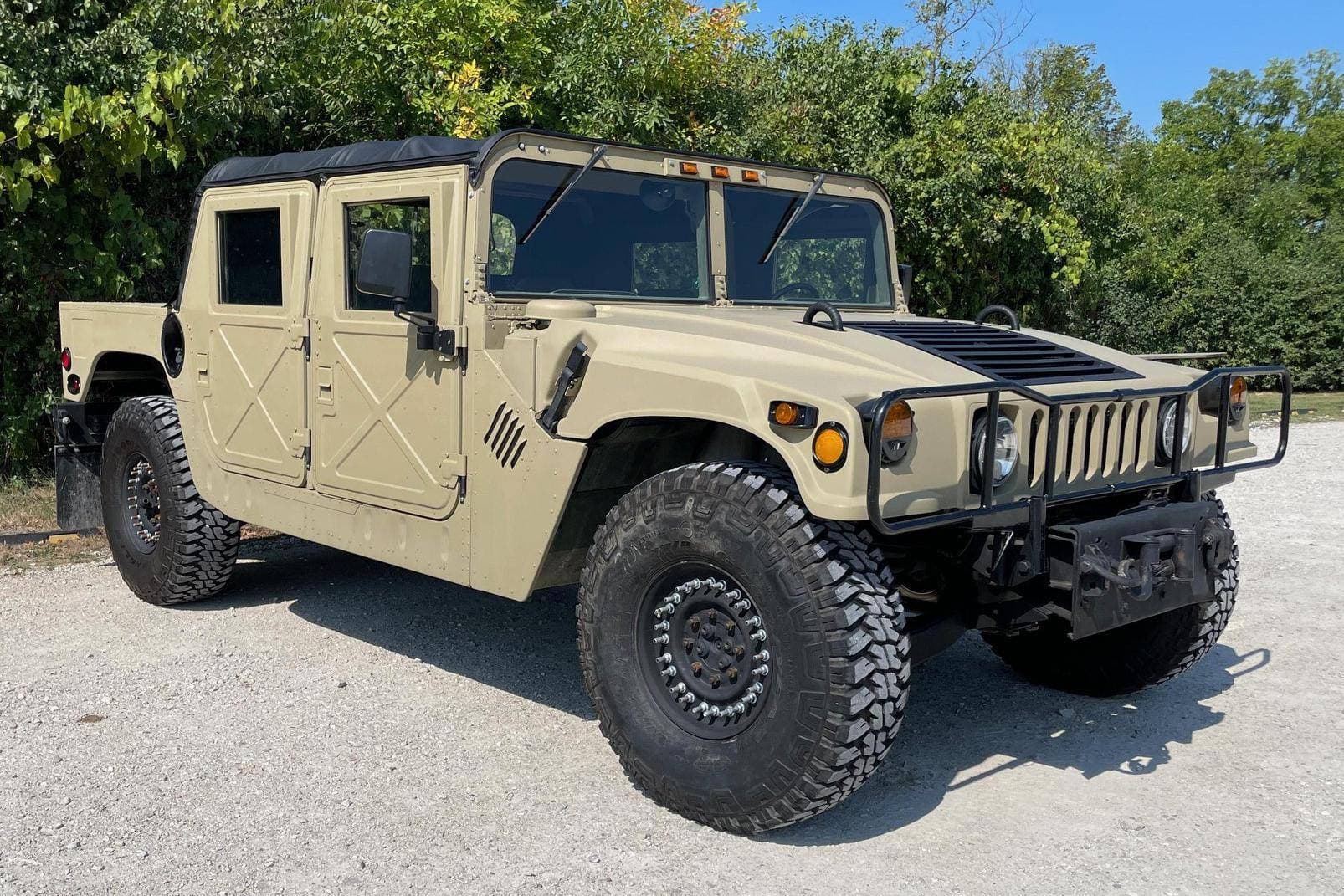 1999 AM General Hummer sold for $27,000