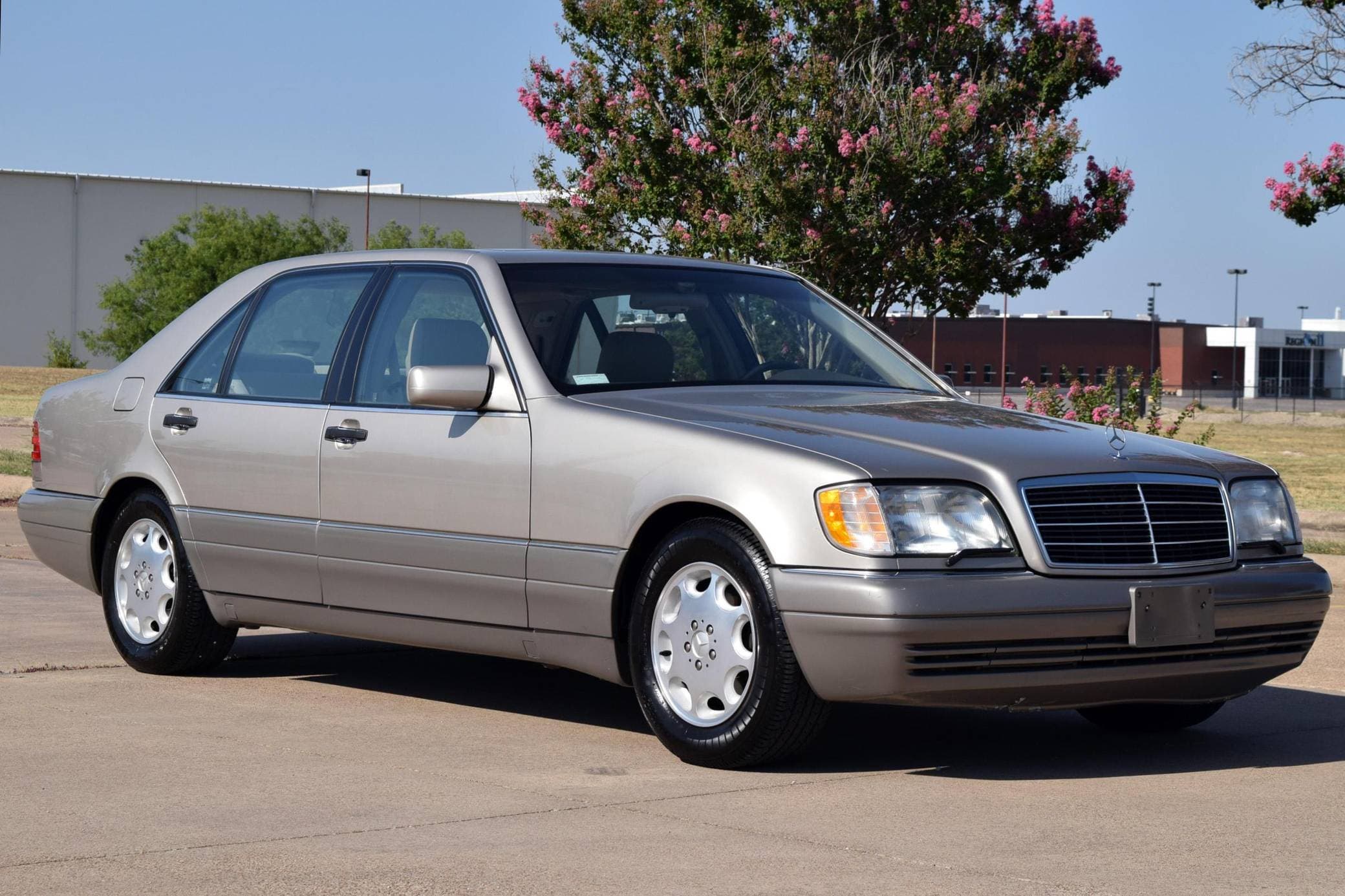 1996 Mercedes-Benz S-Class sold for $12,000