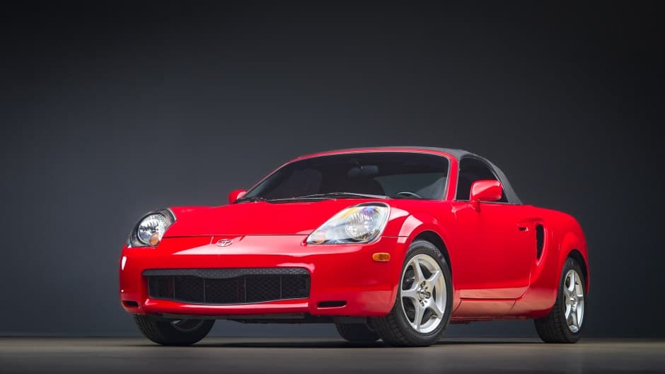 2002 Toyota W30 MR2 sold for $13,751