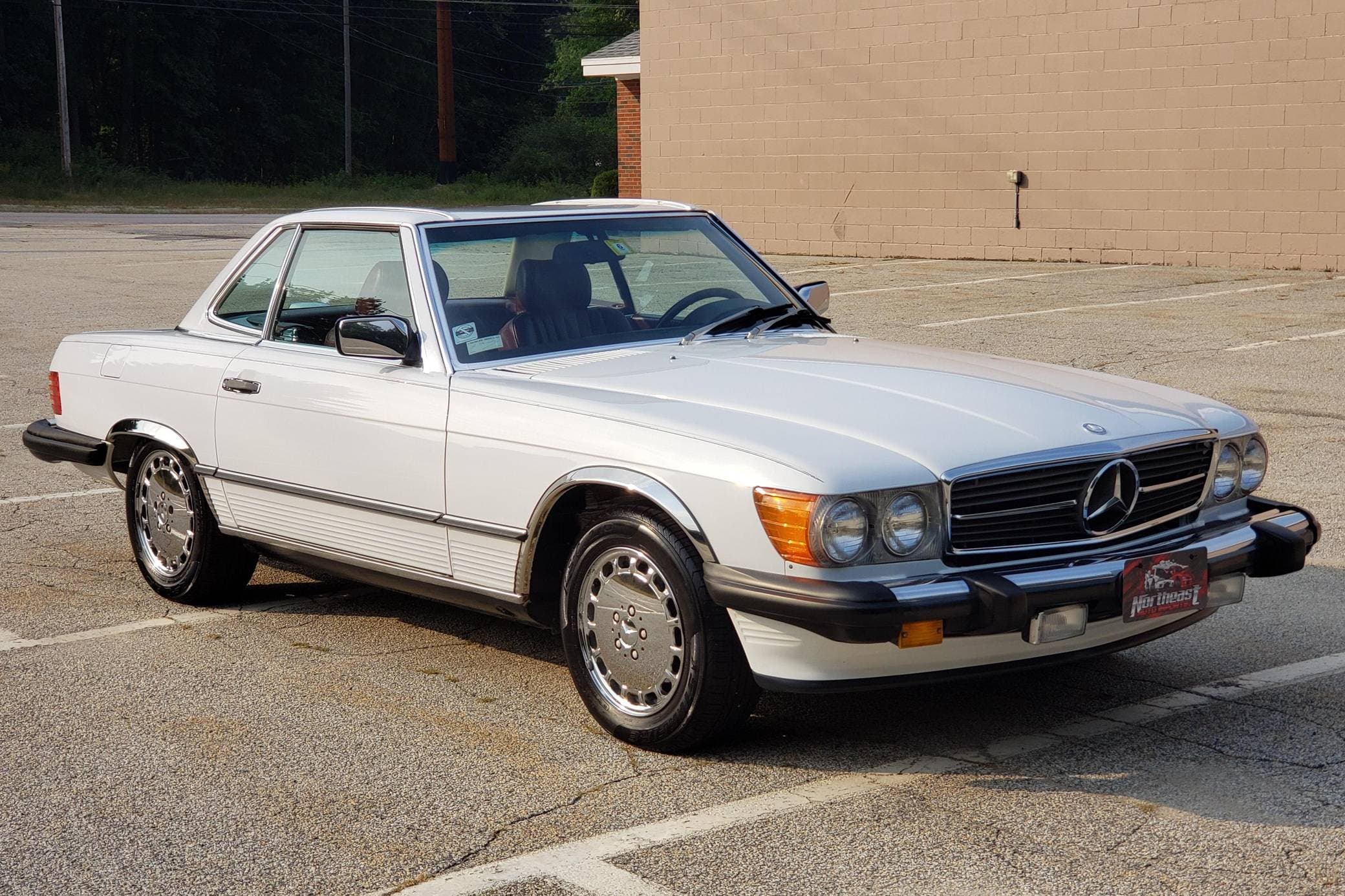 1986 Mercedes-Benz R107 SL sold for $8,600
