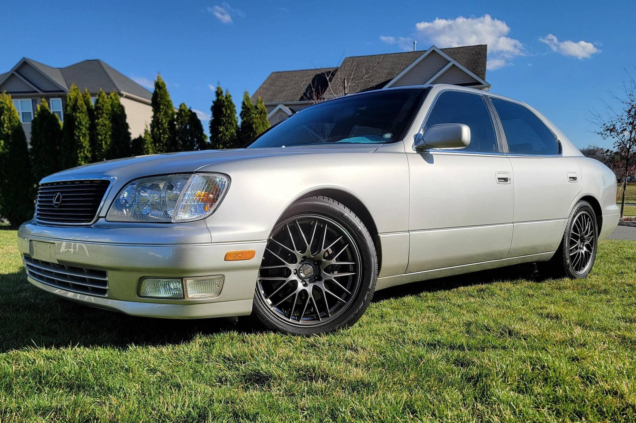 2000 Lexus LS sold for $6,100