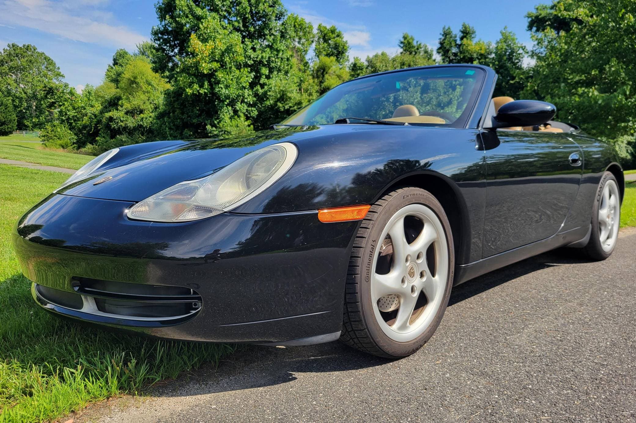 2000 Porsche 996 911 sold for $19,000