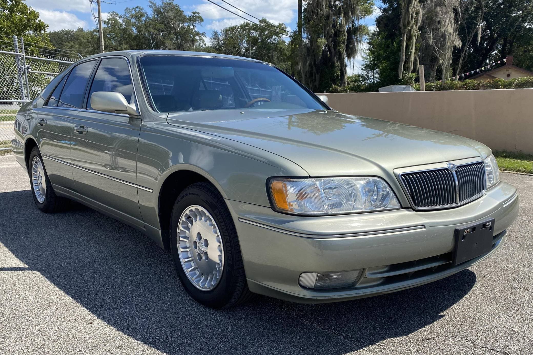 2001 Infiniti Q45 sold for $8,600