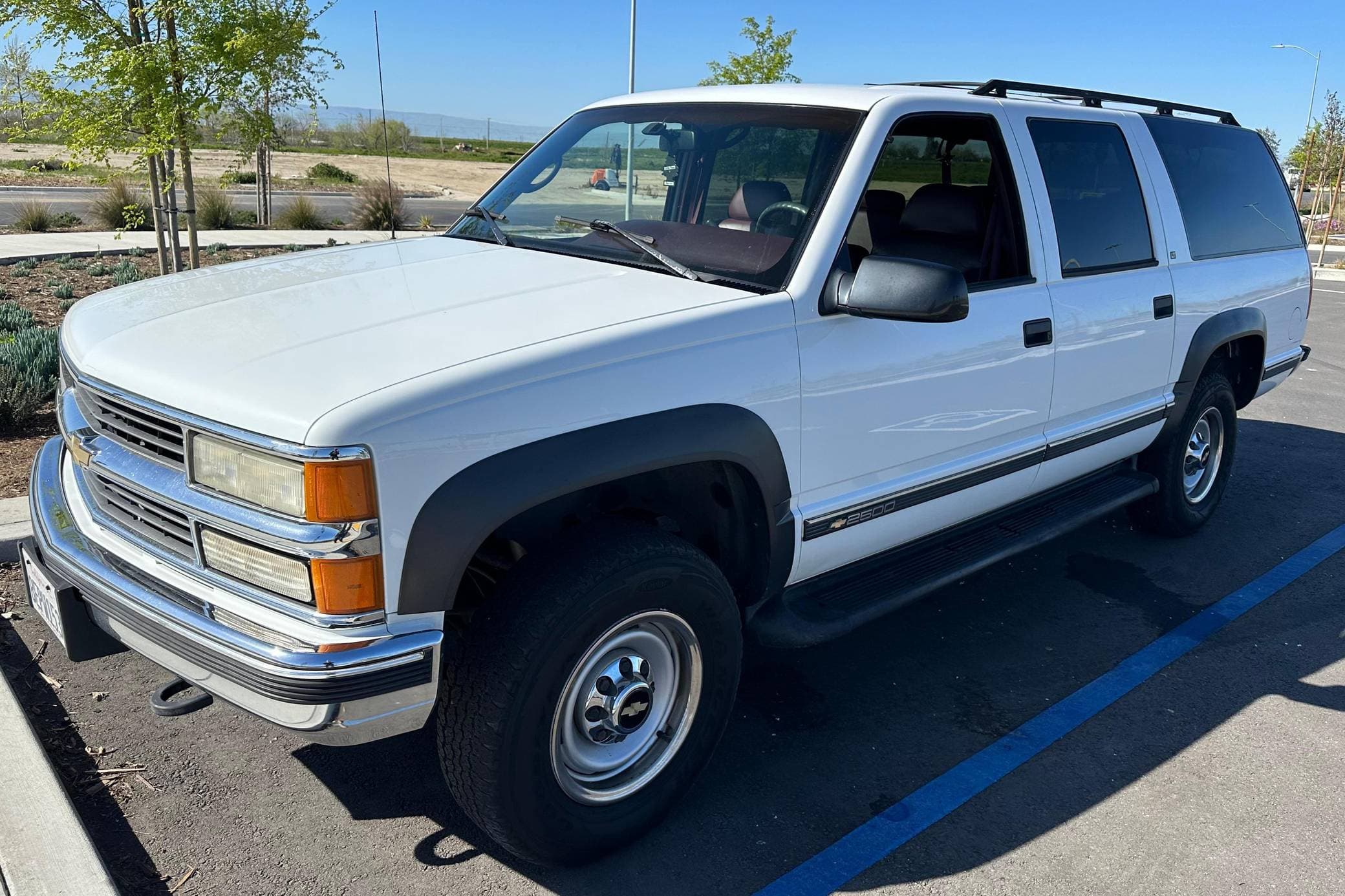 1996 Chevrolet Suburban sold for $9,800