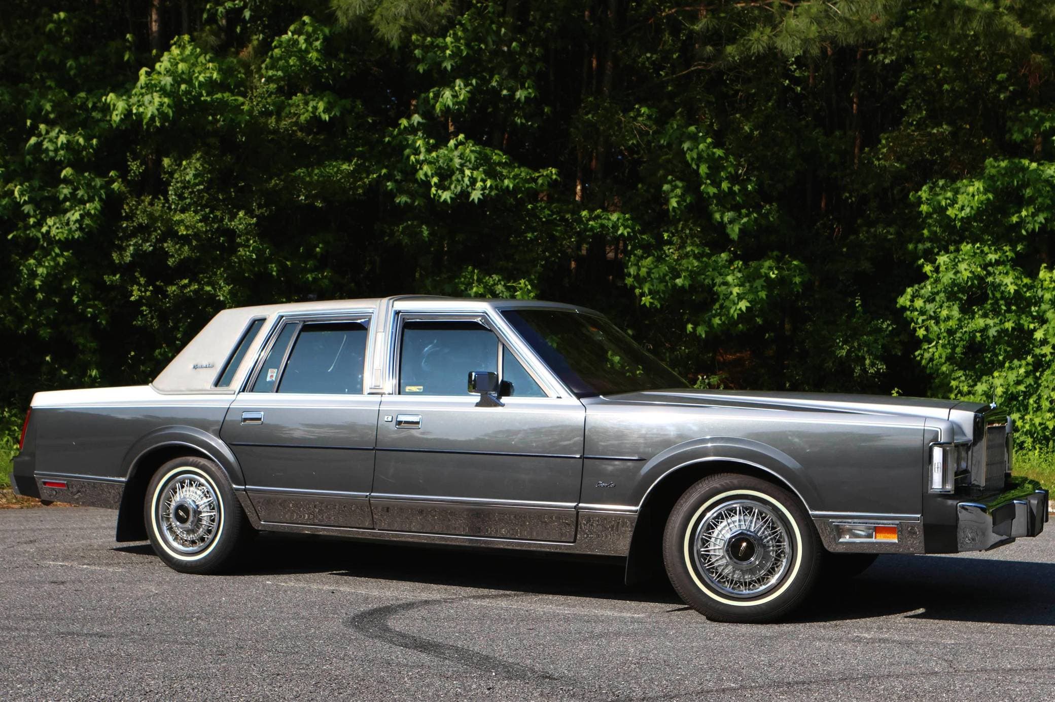 1988 Lincoln Town Car sold for $12,000