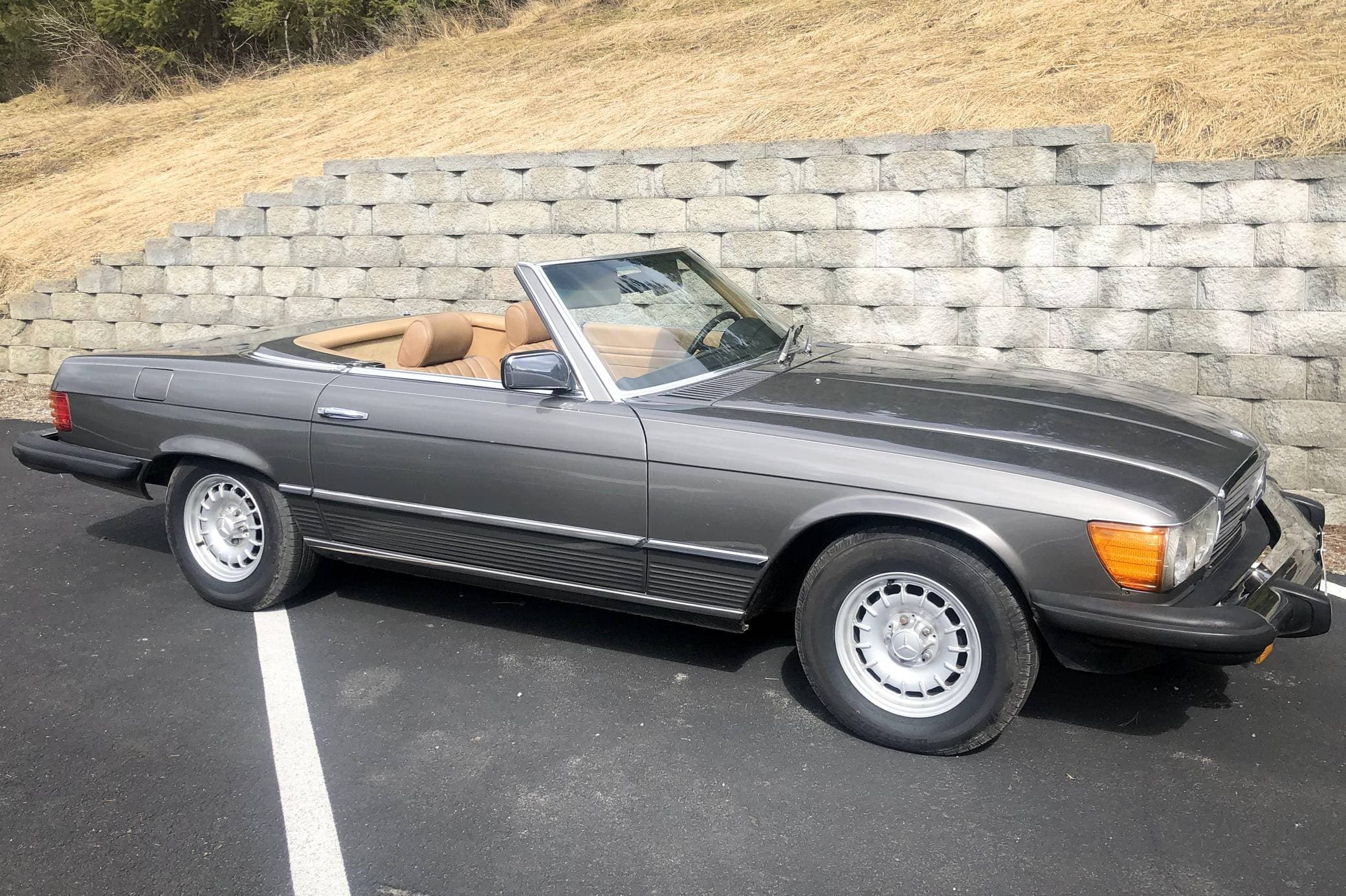 1981 Mercedes-Benz R107 SL sold for $7,200