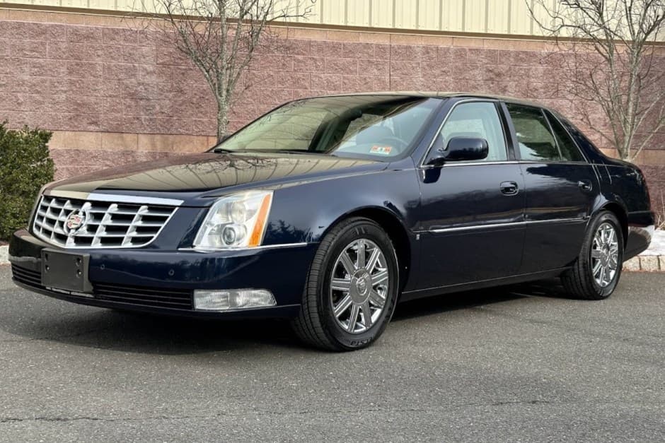 2006 Cadillac DTS sold for $8,300