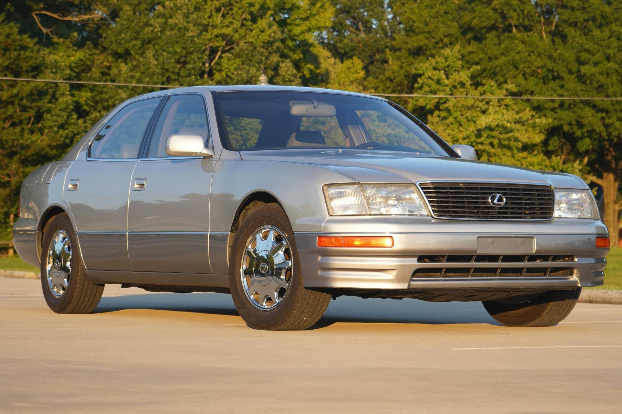 1995 Lexus LS sold for $8,200