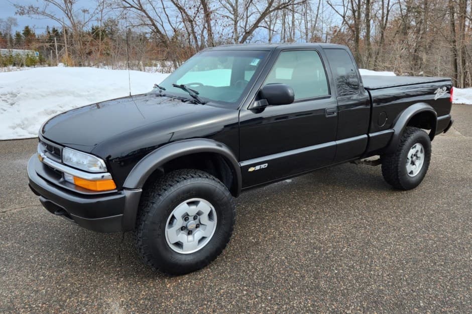 2003 Chevrolet S-10 (1994-2004) sold for $31,000