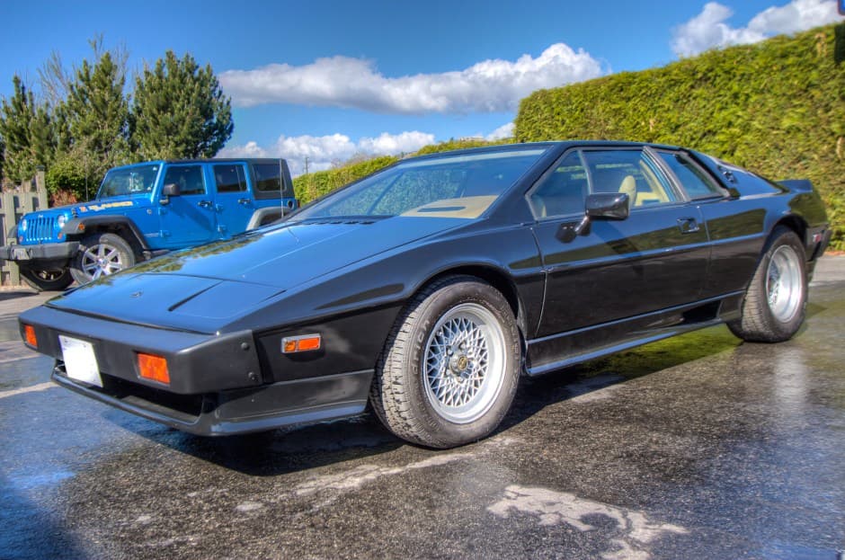 1986 Lotus Esprit sold for $28,750