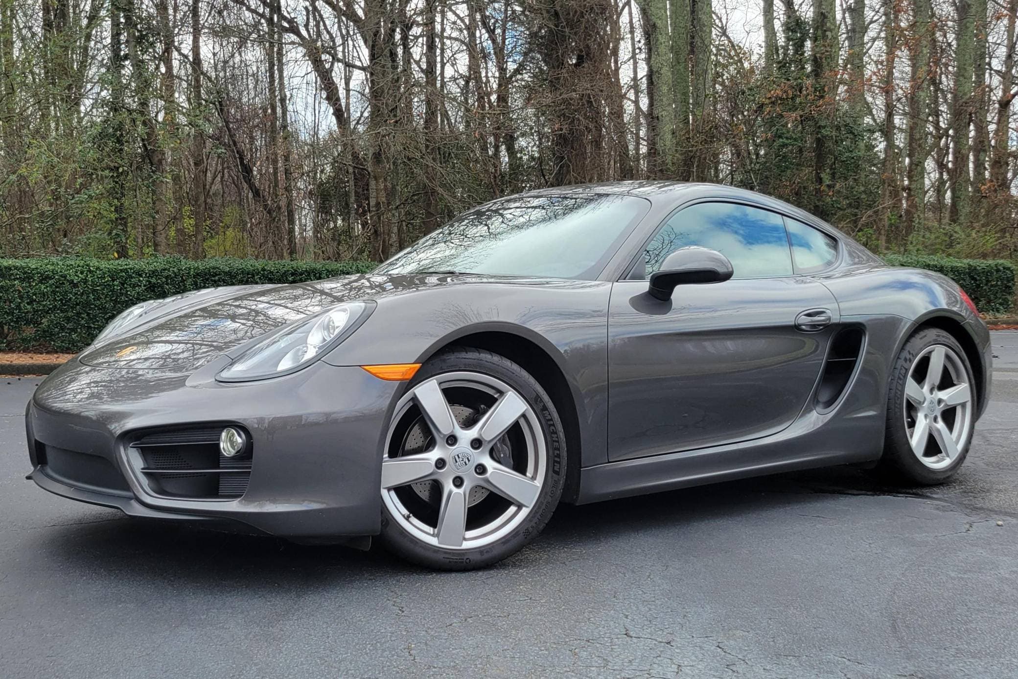 2014 Porsche 981 Cayman sold for $36,300