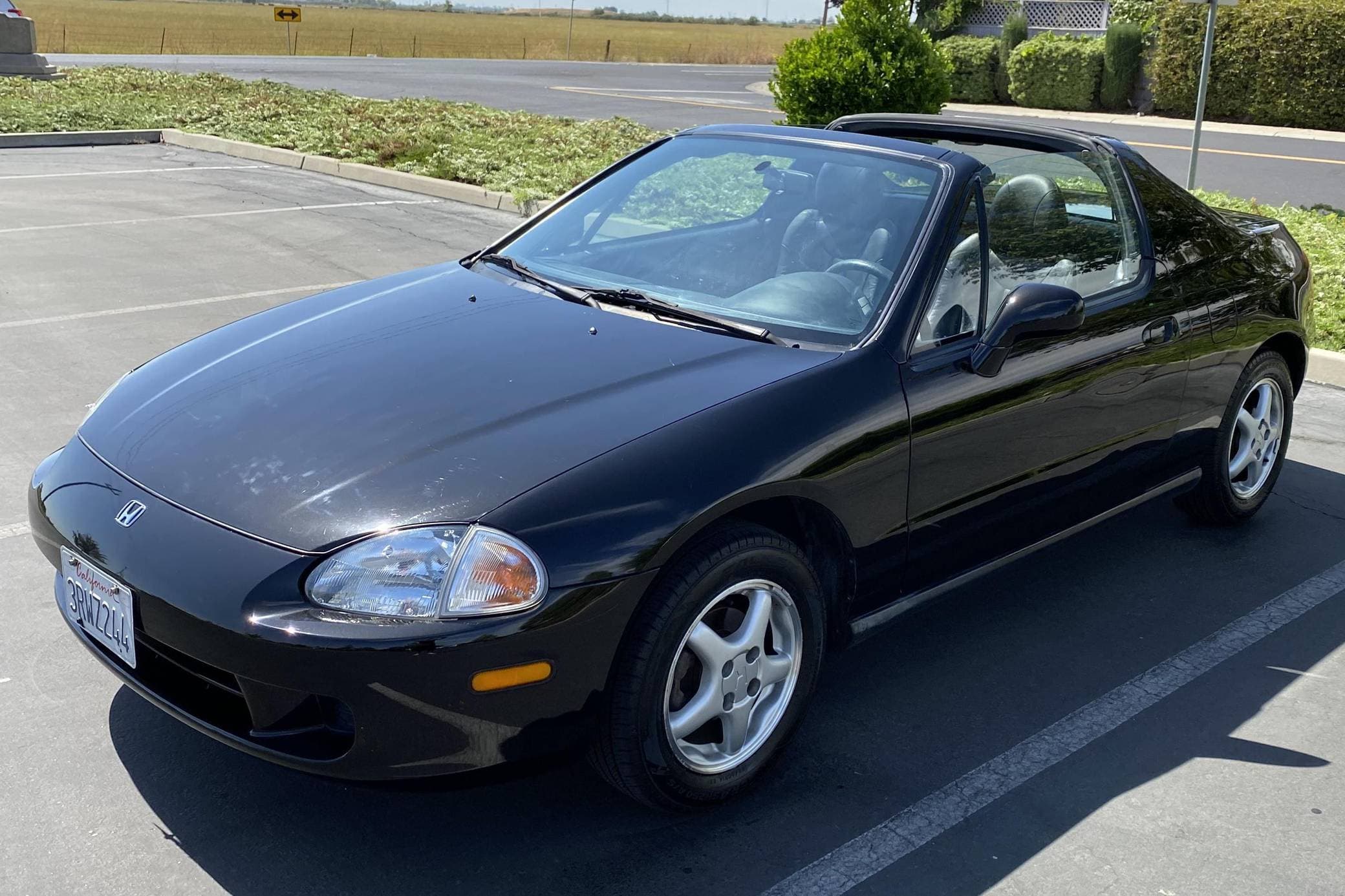 1996 Honda Del Sol sold for $7,402