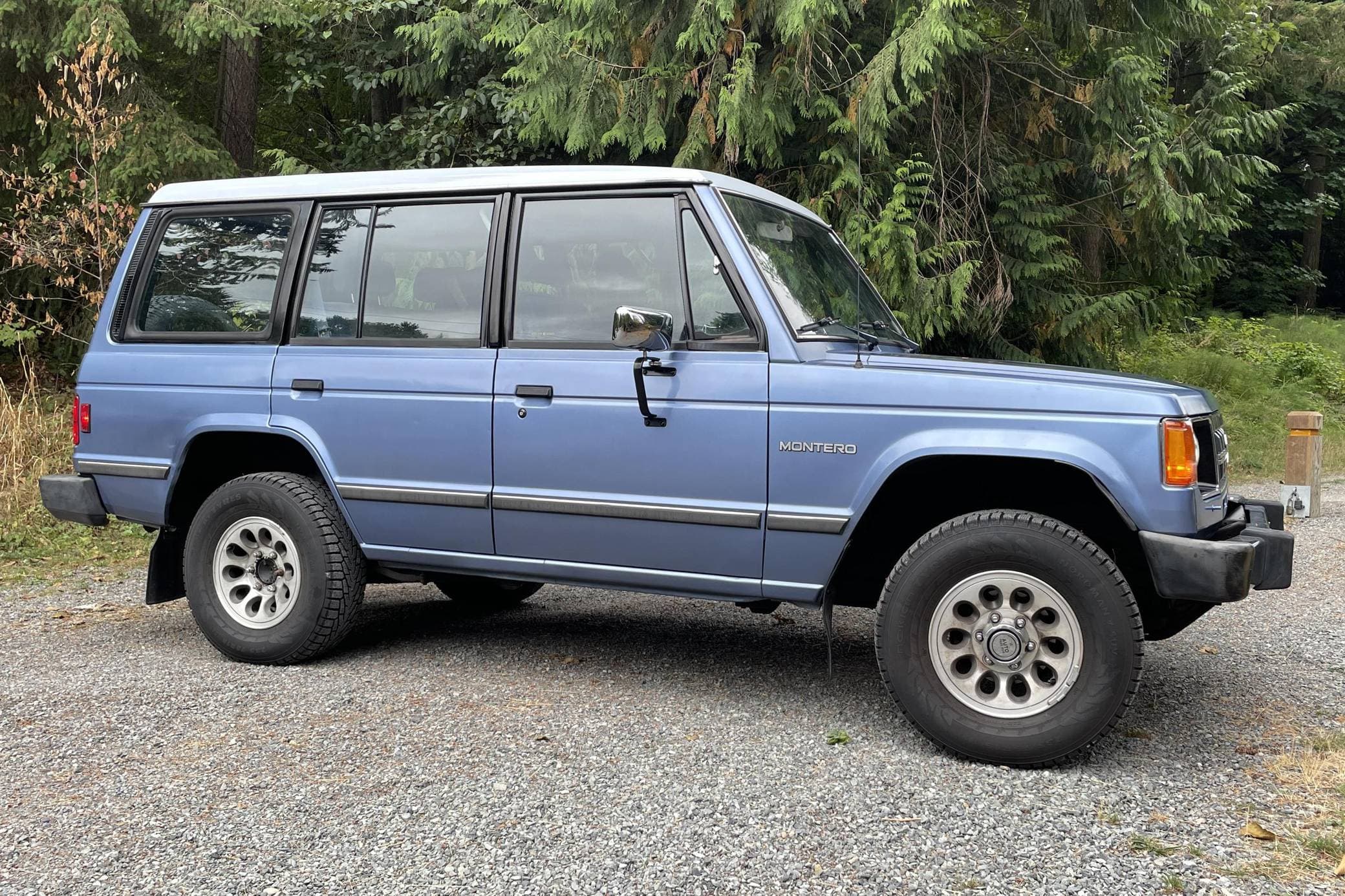 1990 Mitsubishi Montero sold for $8,500