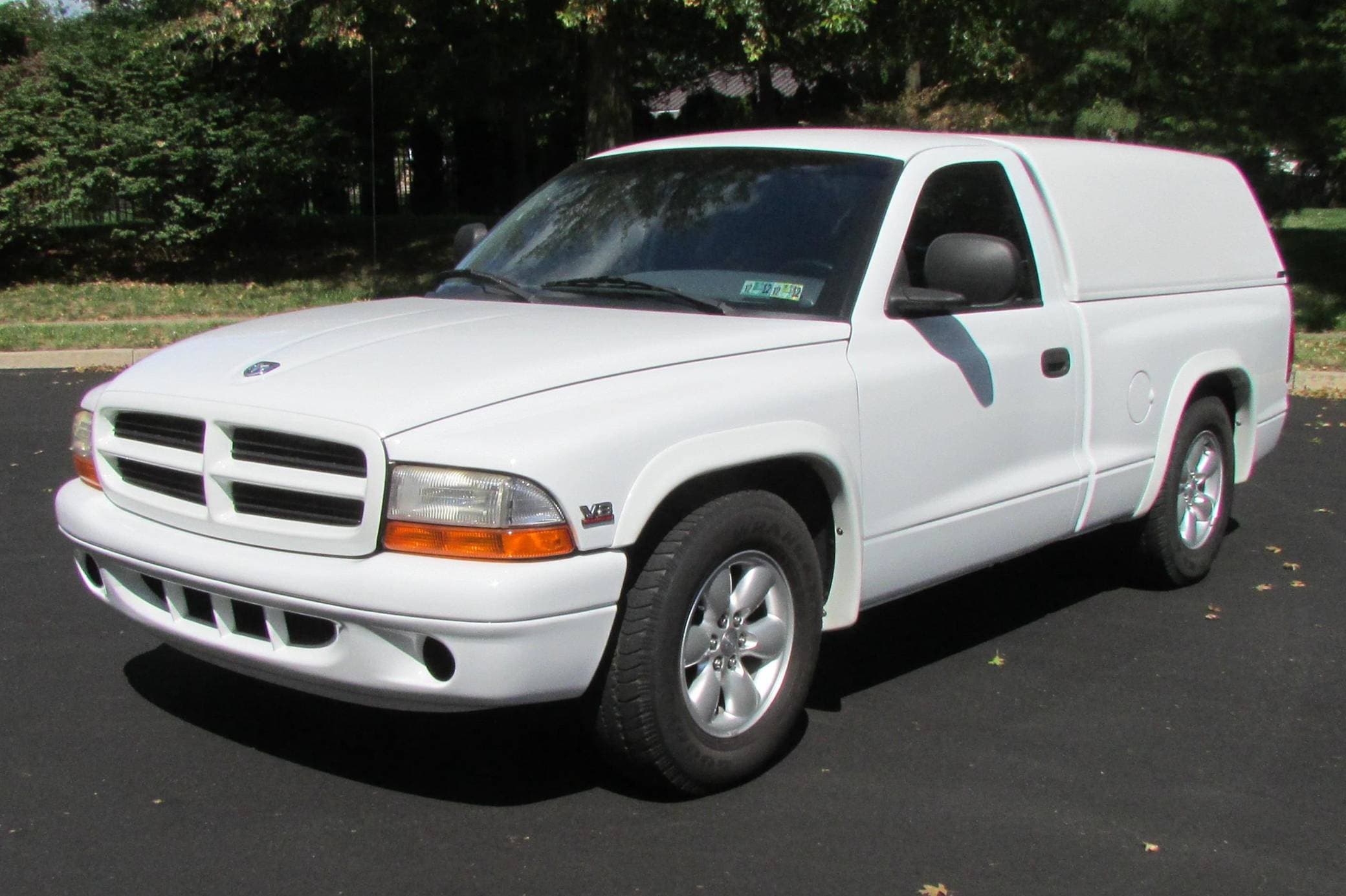 1998 Dodge Dakota sold for $8,600