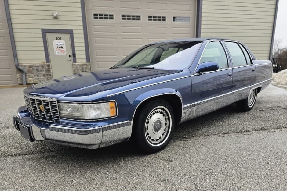 1996 Cadillac Fleetwood 1985-1996 sold for $12,500