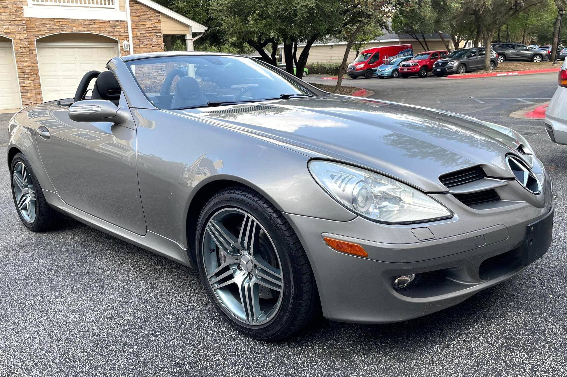 2006 Mercedes-Benz SLK-Class sold for $39,000