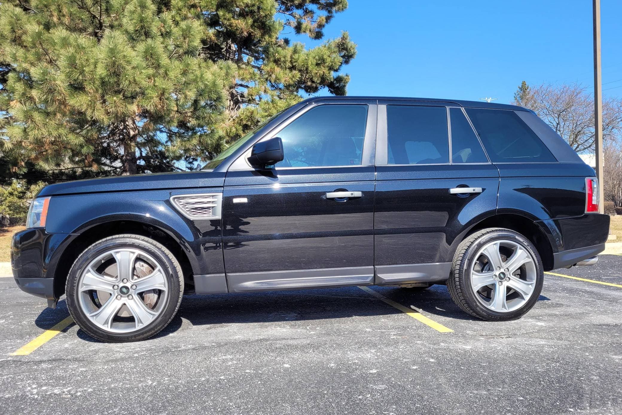 2011 Land Rover Range Rover Sport sold for $8,900