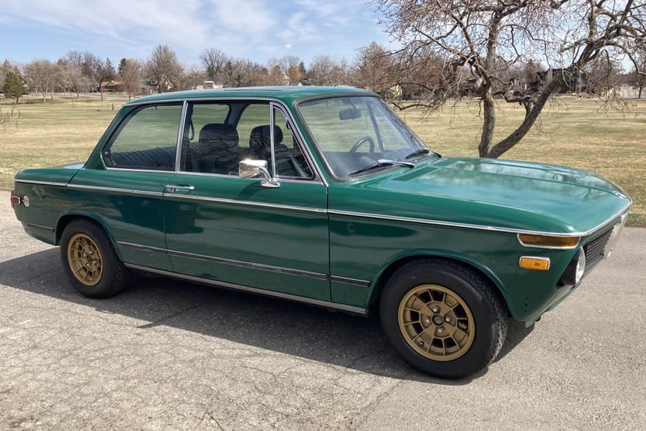 1976 BMW 2002 sold for $13,000