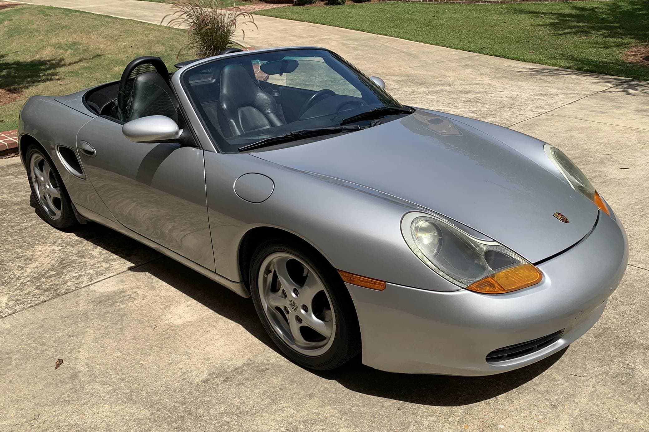 2000 Porsche 986 Boxster sold for $7,900
