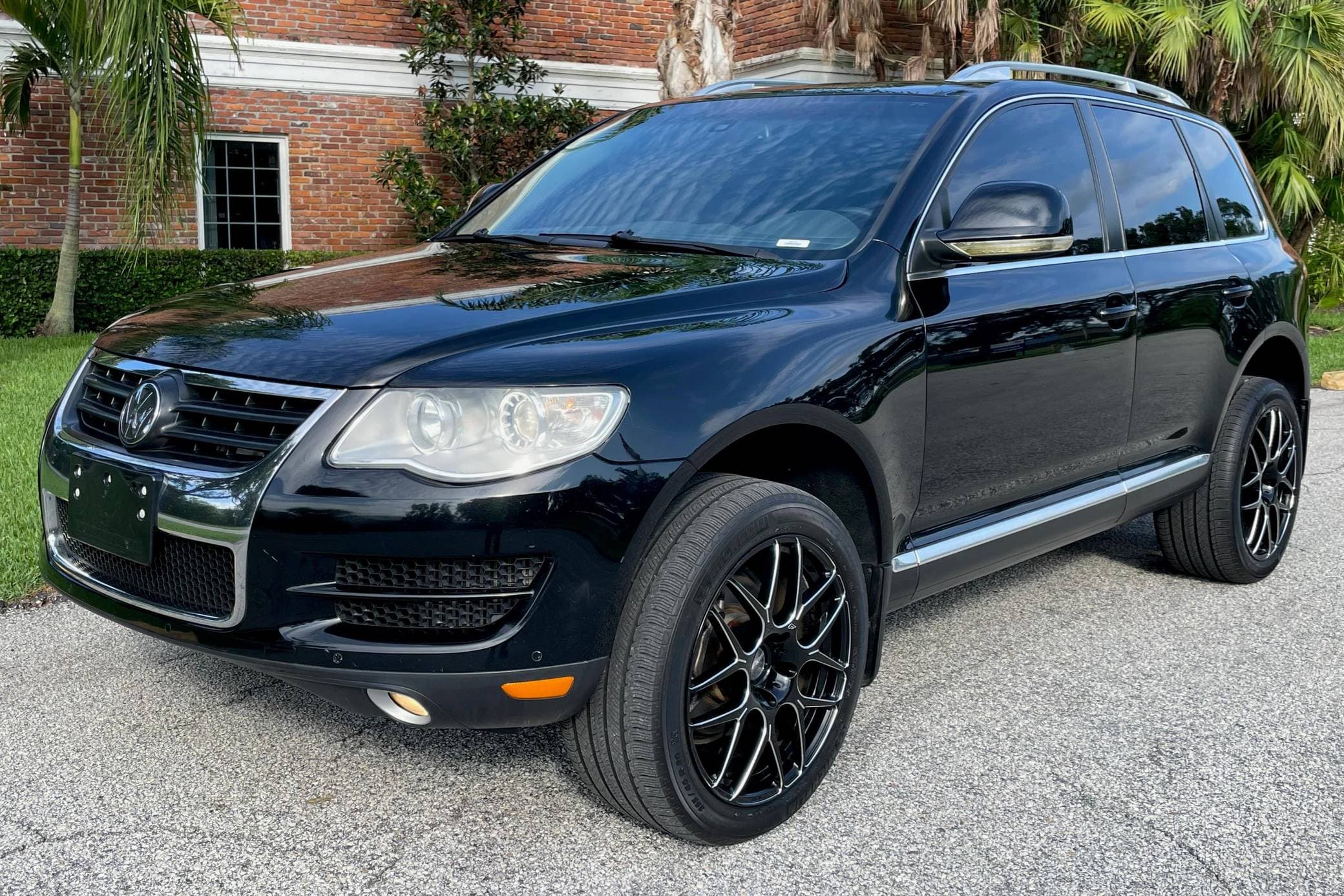 2010 Volkswagen Touareg sold for $9,100