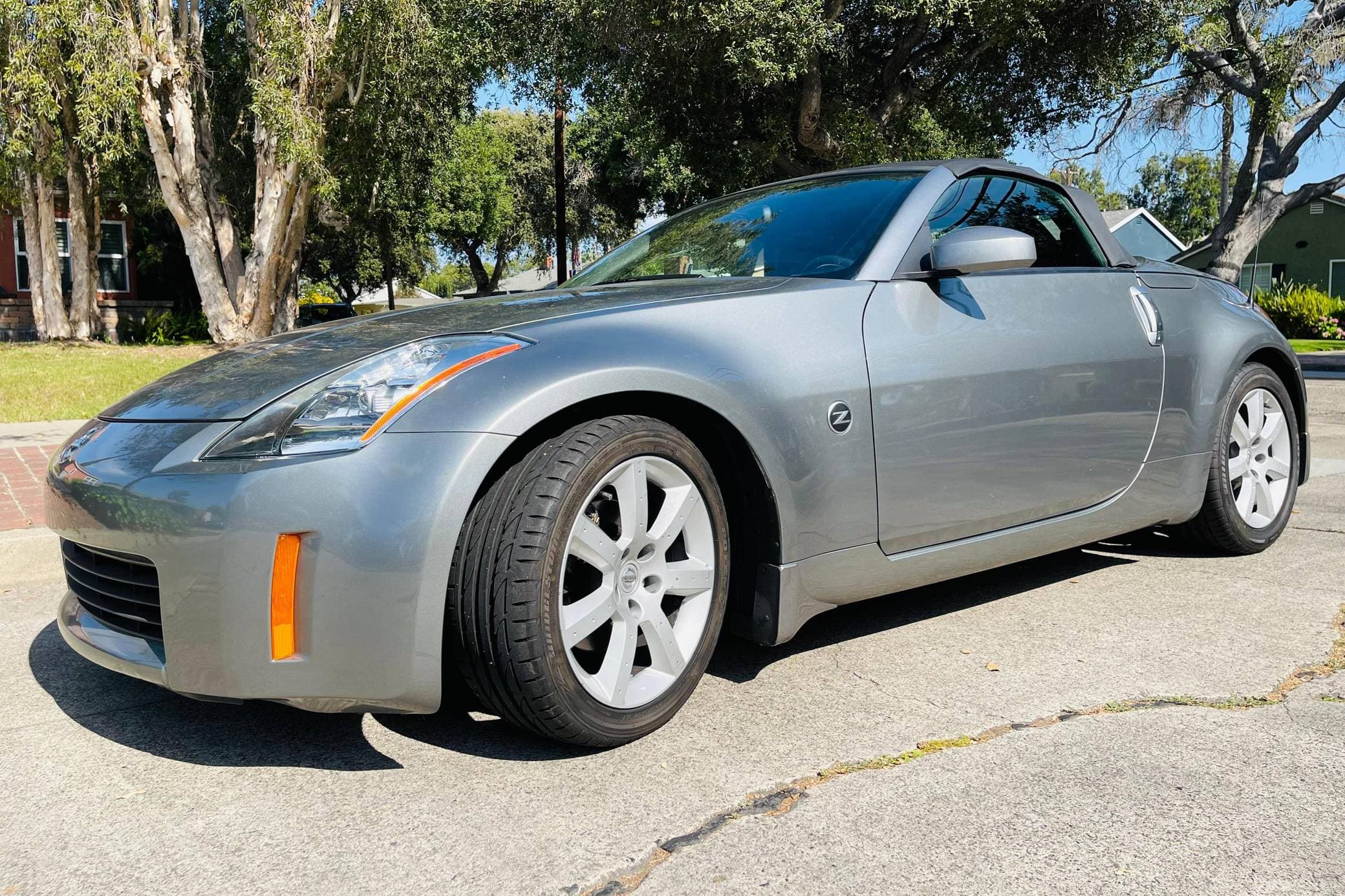 2004 Nissan 350Z sold for $15,250