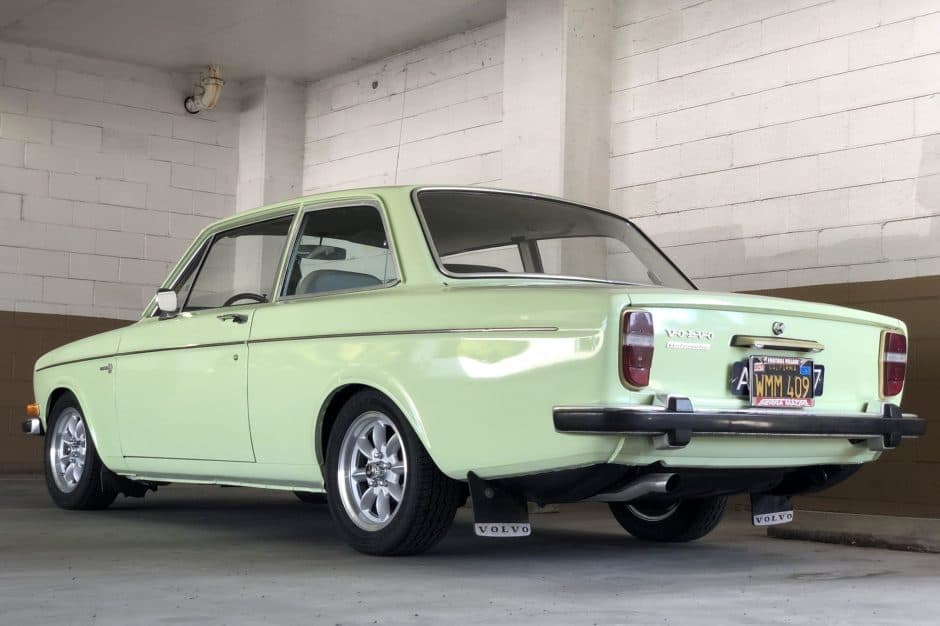 1969 Volvo 140 sold for $15,400