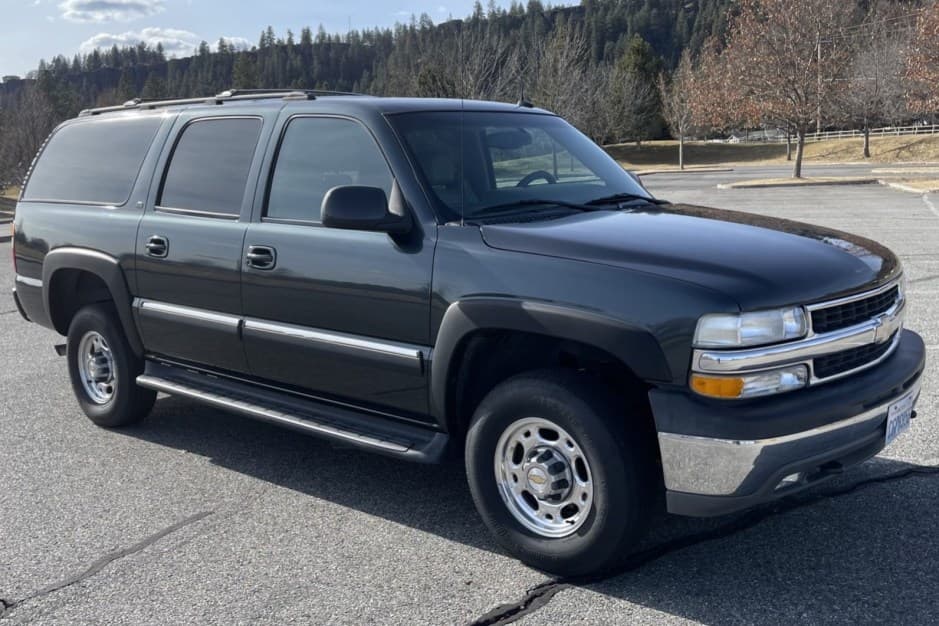 2003 Chevrolet Suburban (GMT800 2000-2006) sold for $25,000