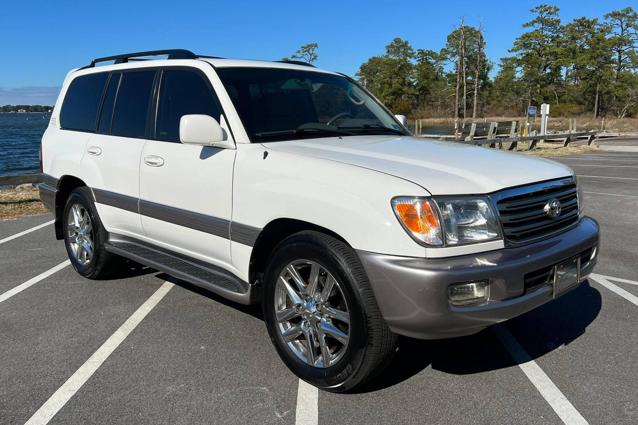 2005 Toyota Land Cruiser sold for $17,600