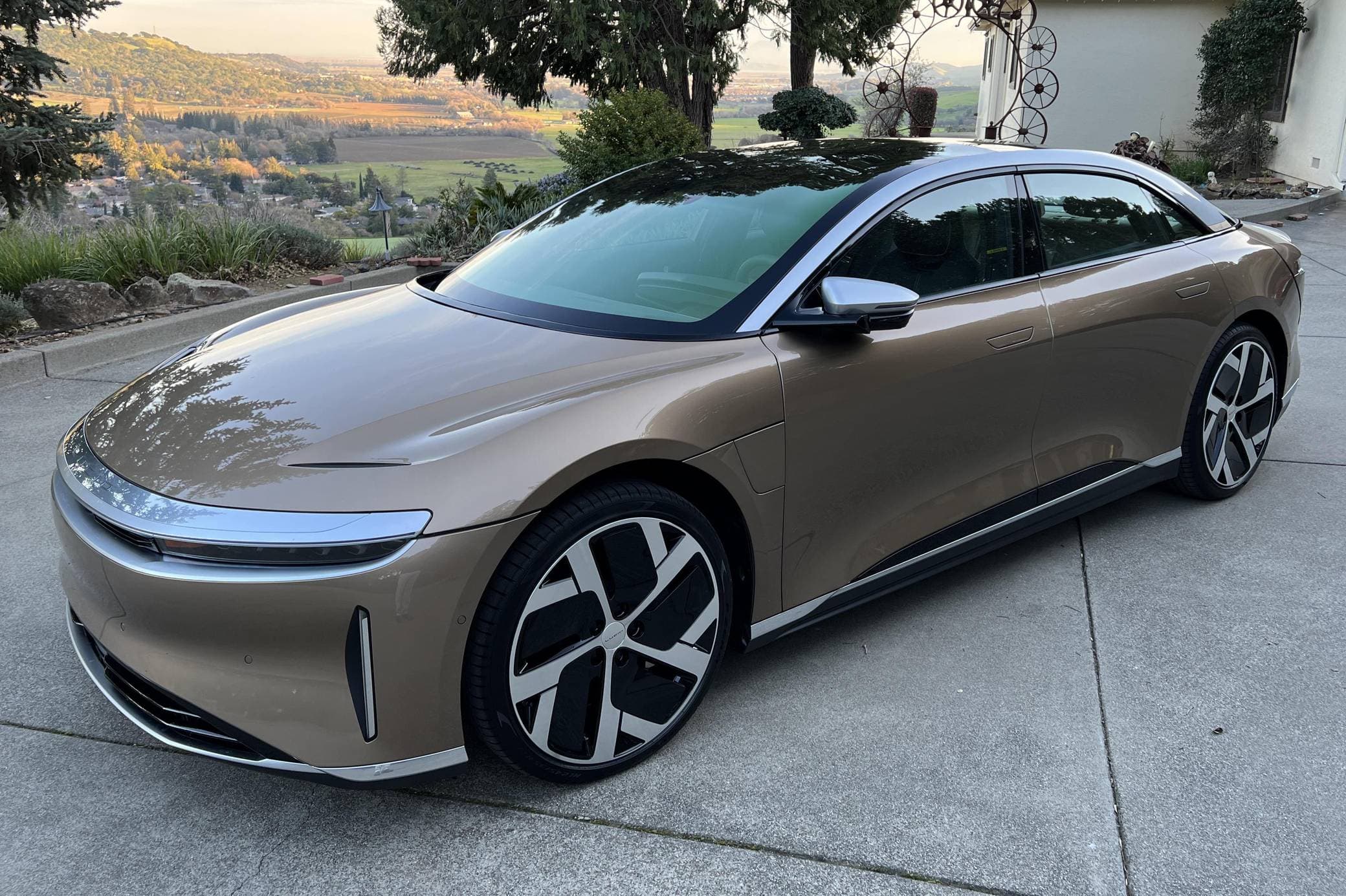 2022 Lucid Air sold for $142,000
