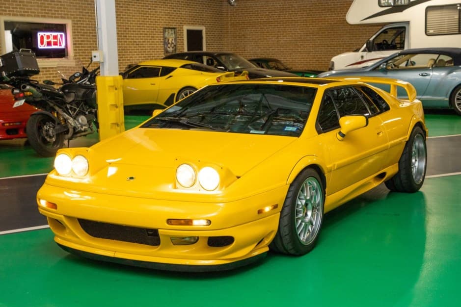 2002 Lotus Esprit sold for $85,000