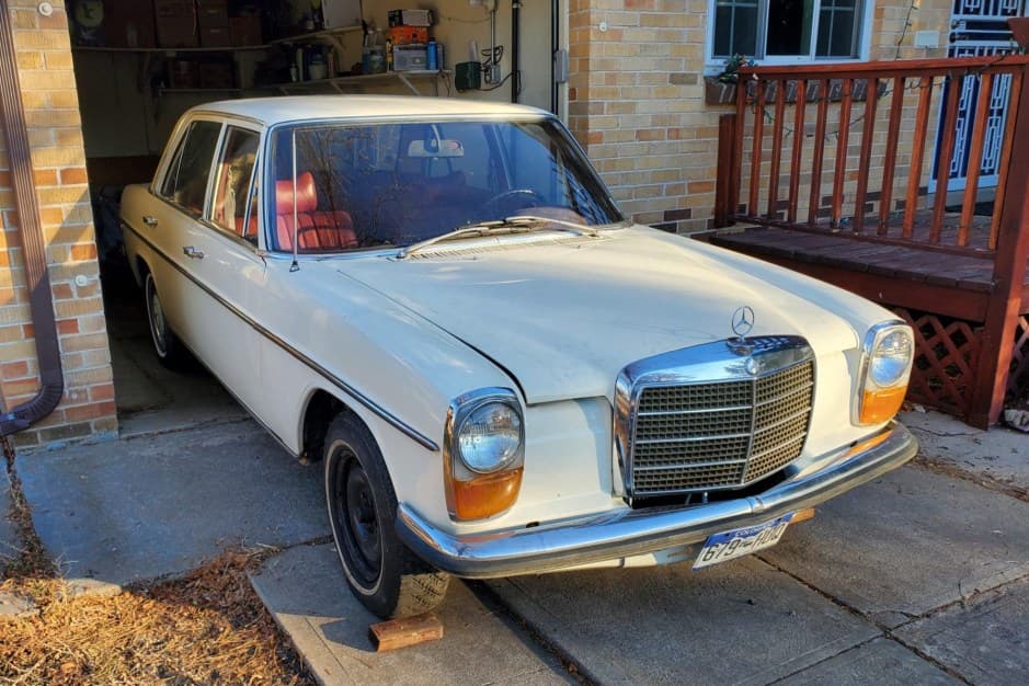 1969 Mercedes-Benz W114 & W115 sold for $2,500