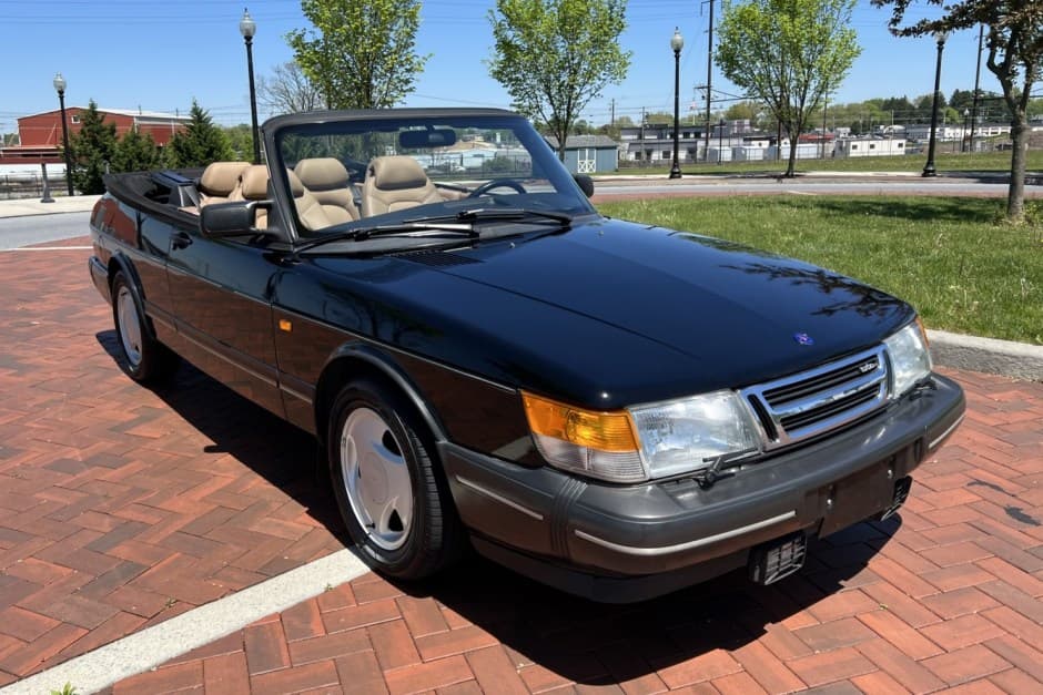 1994 Saab 900 sold for $16,250
