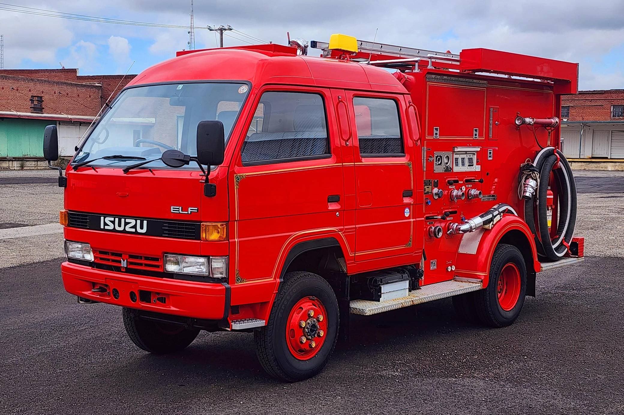 1992 Isuzu Elf sold for $17,500