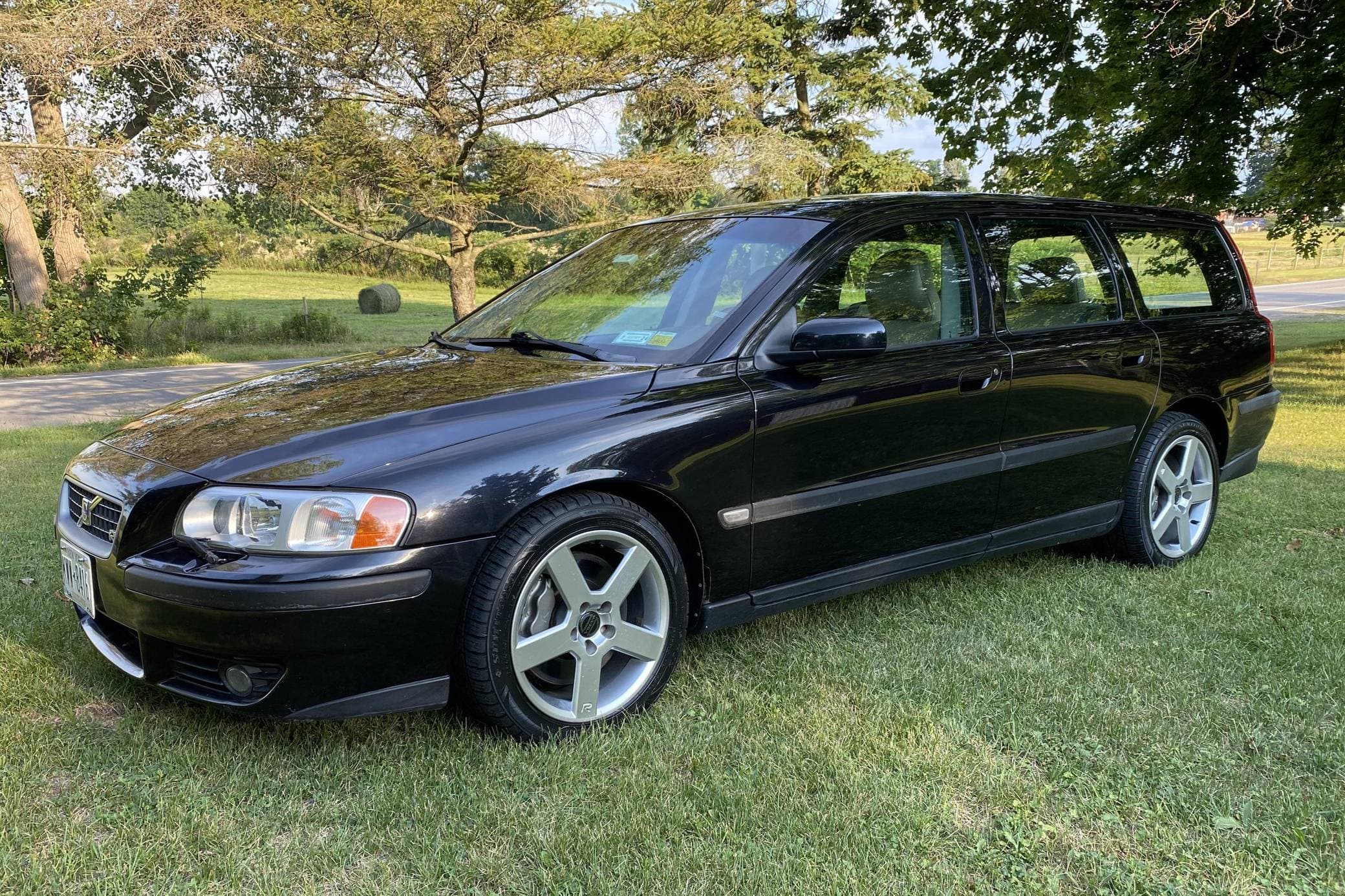 2004 Volvo V70 sold for $6,950