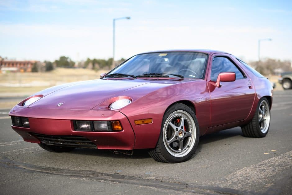 1982 Porsche 928 sold for $15,250